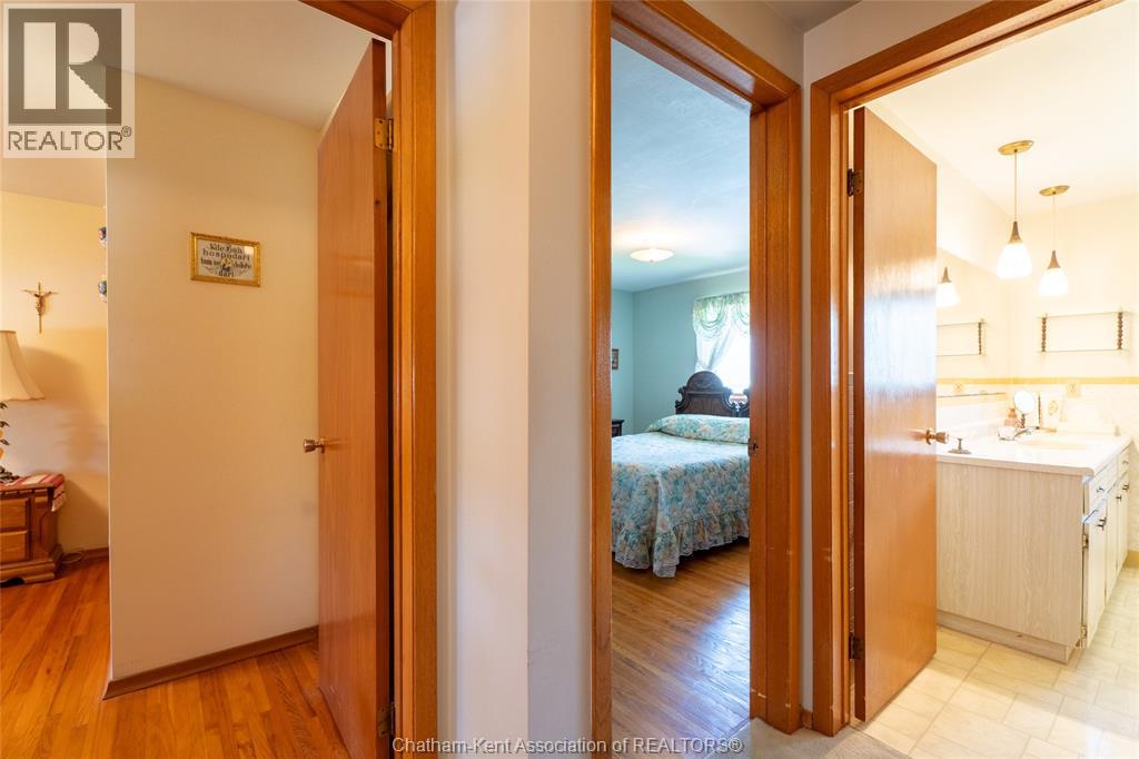 22 PEMBROKE CRESCENT - 16
