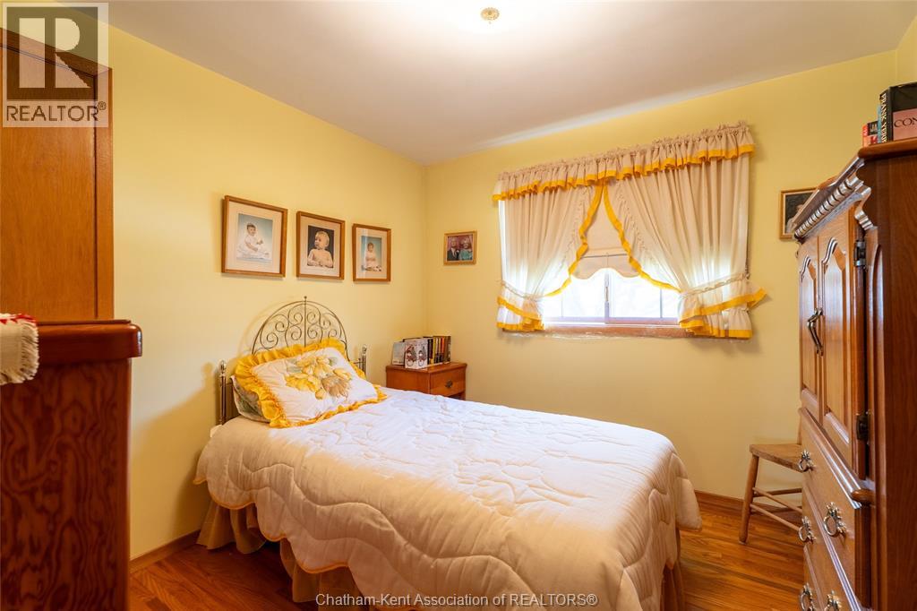 22 PEMBROKE CRESCENT - 22