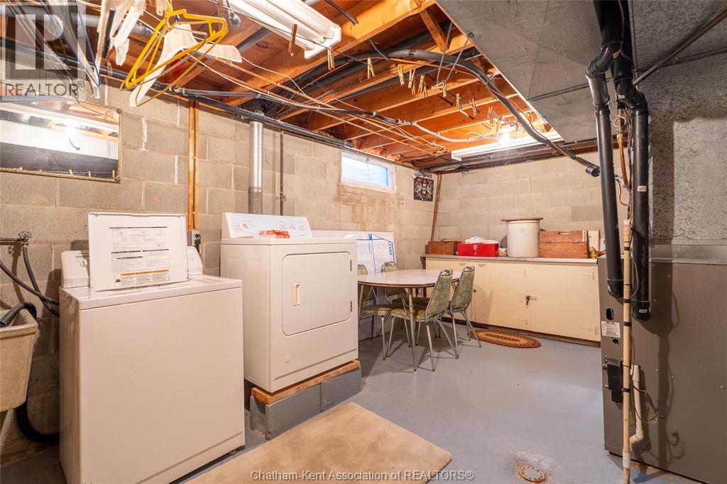 22 PEMBROKE CRESCENT - 34