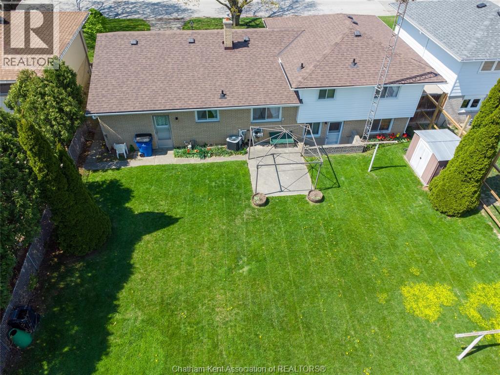 22 PEMBROKE CRESCENT - 44