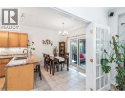 Eat in kitchen - 102 Willow Lane, Grimsby, ON L3M5P7 Photo 12