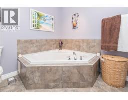 102 Willow Lane, Grimsby, ON L3M5P7 Photo 31