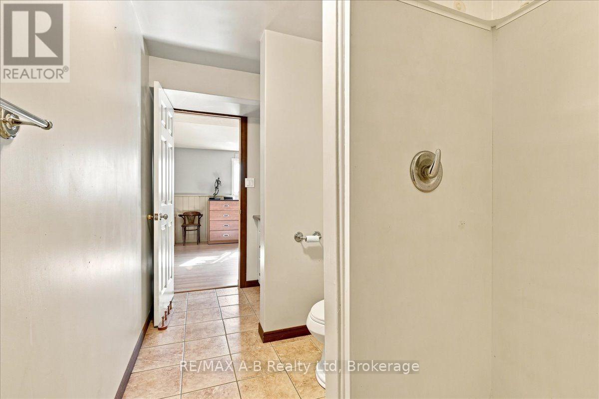 15 RAILWAY STREET - Image 36