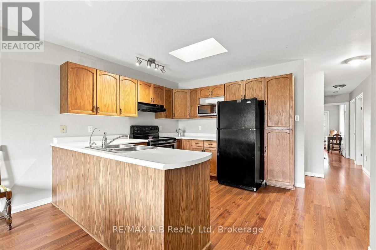 15 RAILWAY STREET - 15