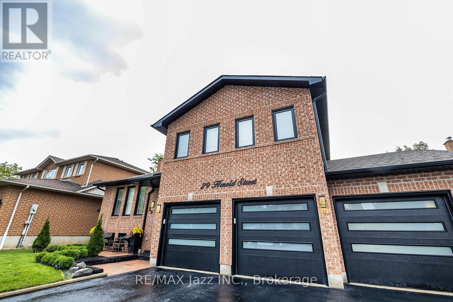29 HAROLD STREET, Whitby (Blue Grass Meadows) — photo 3