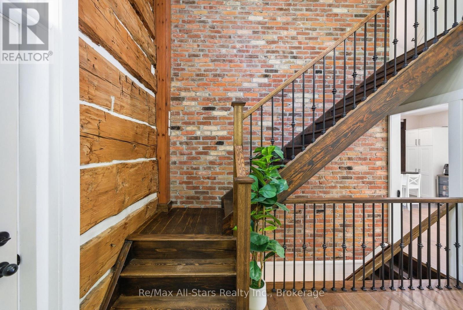 24 THE PINES LANE - 24