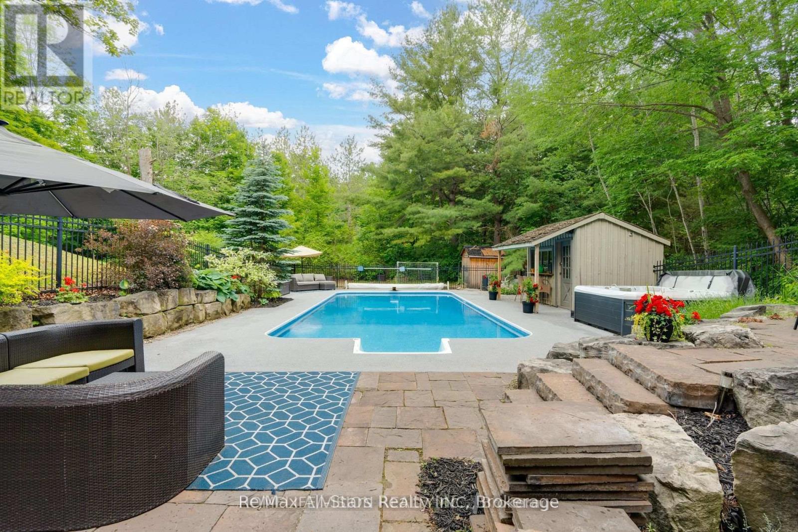 24 THE PINES LANE - 5