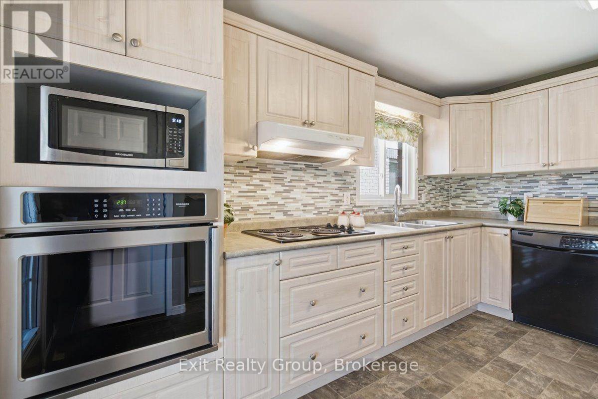 55 GAVEY STREET - Image 10