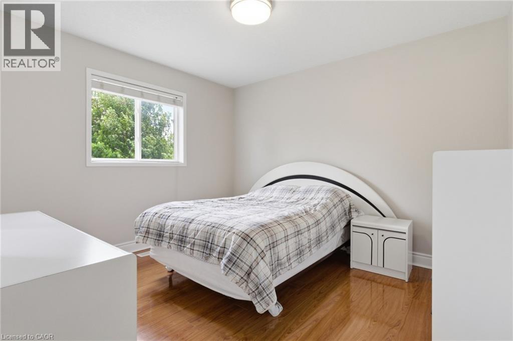 135 BLACKBURN Drive - 31