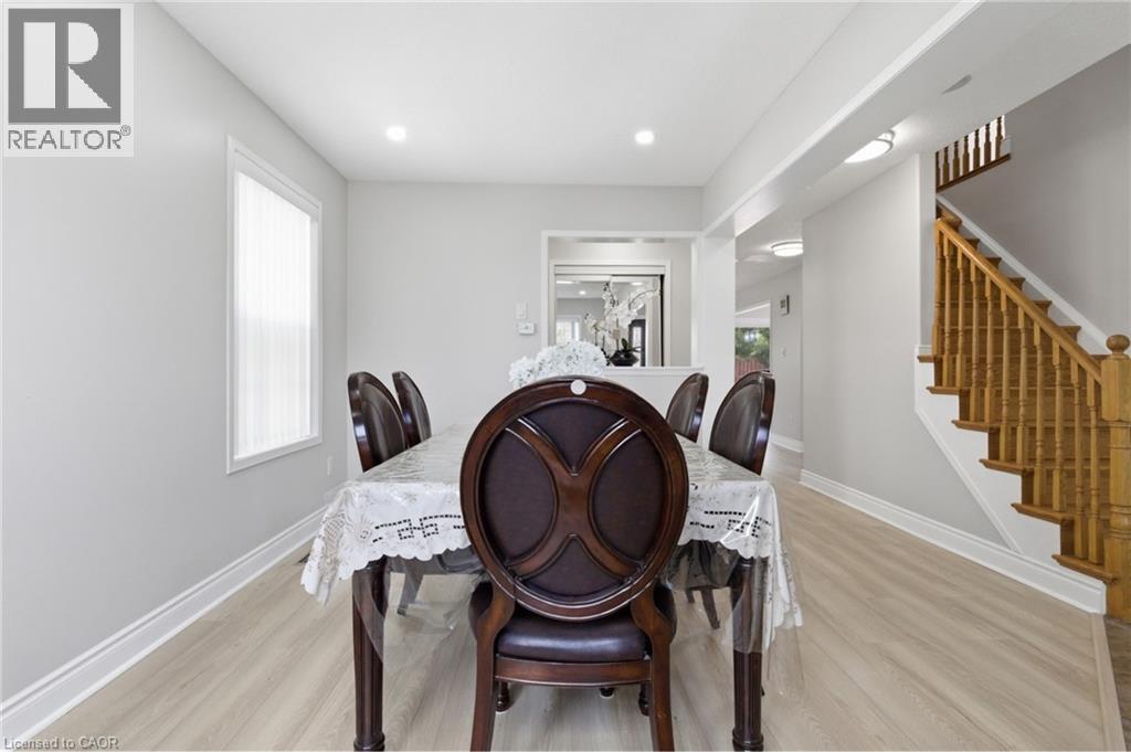 135 BLACKBURN Drive - 7
