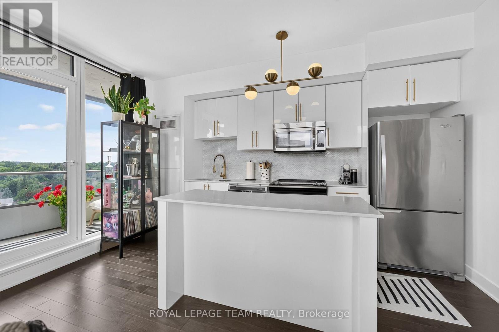 #1108 485 RICHMOND ROAD - 24