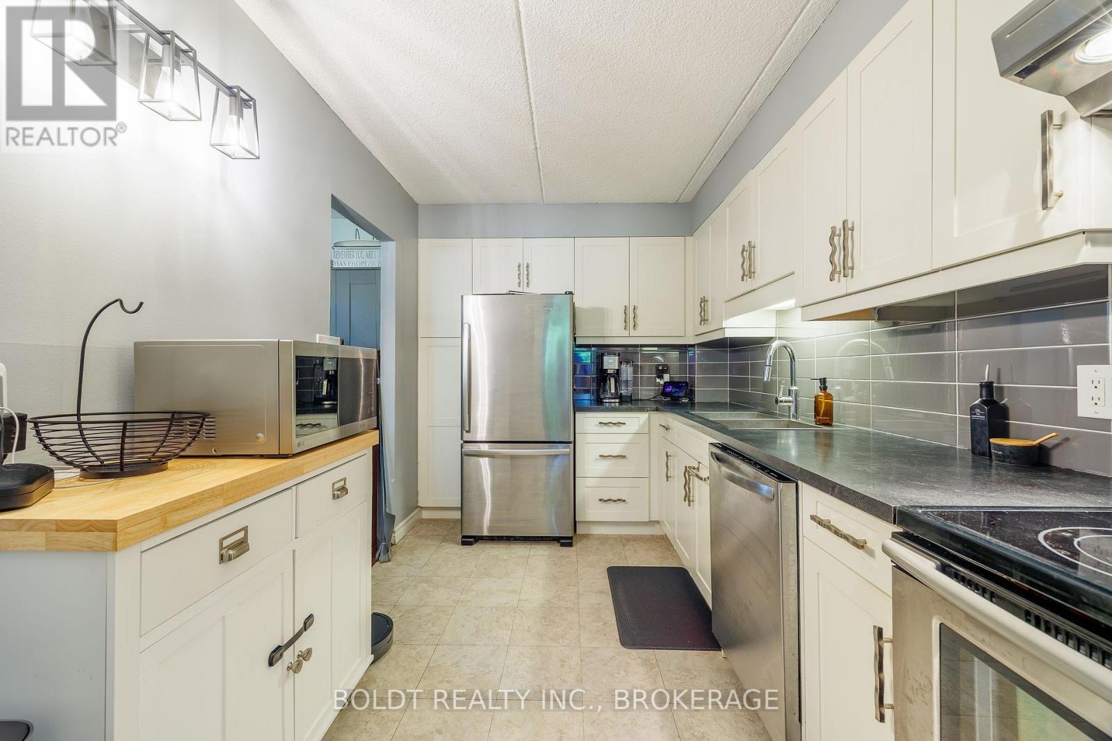 #210 6 WESTLAKE LANE - 7