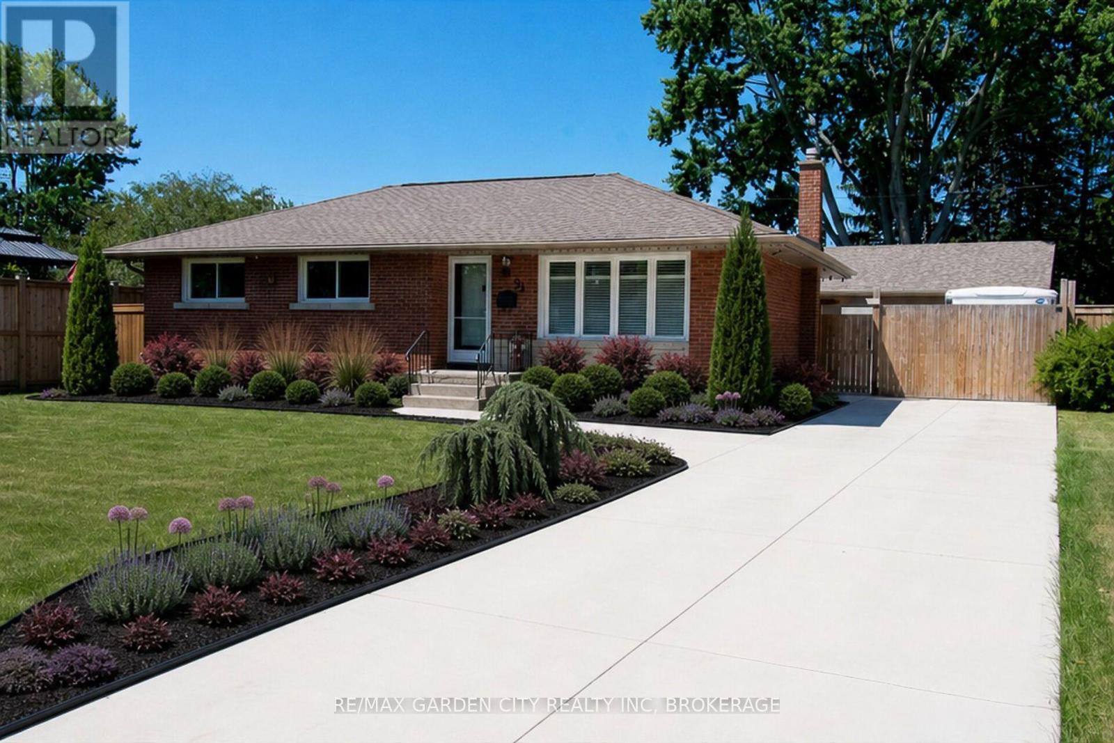 91 CRESCENT DRIVE - 2