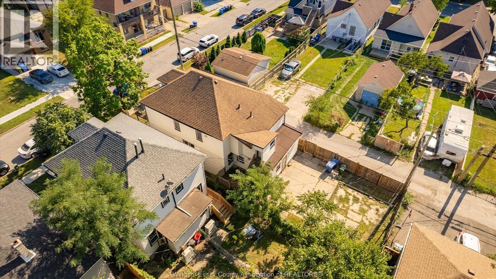 1056-1060 NIAGARA - 29