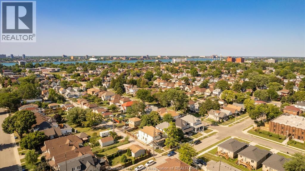 1056-1060 NIAGARA - 36
