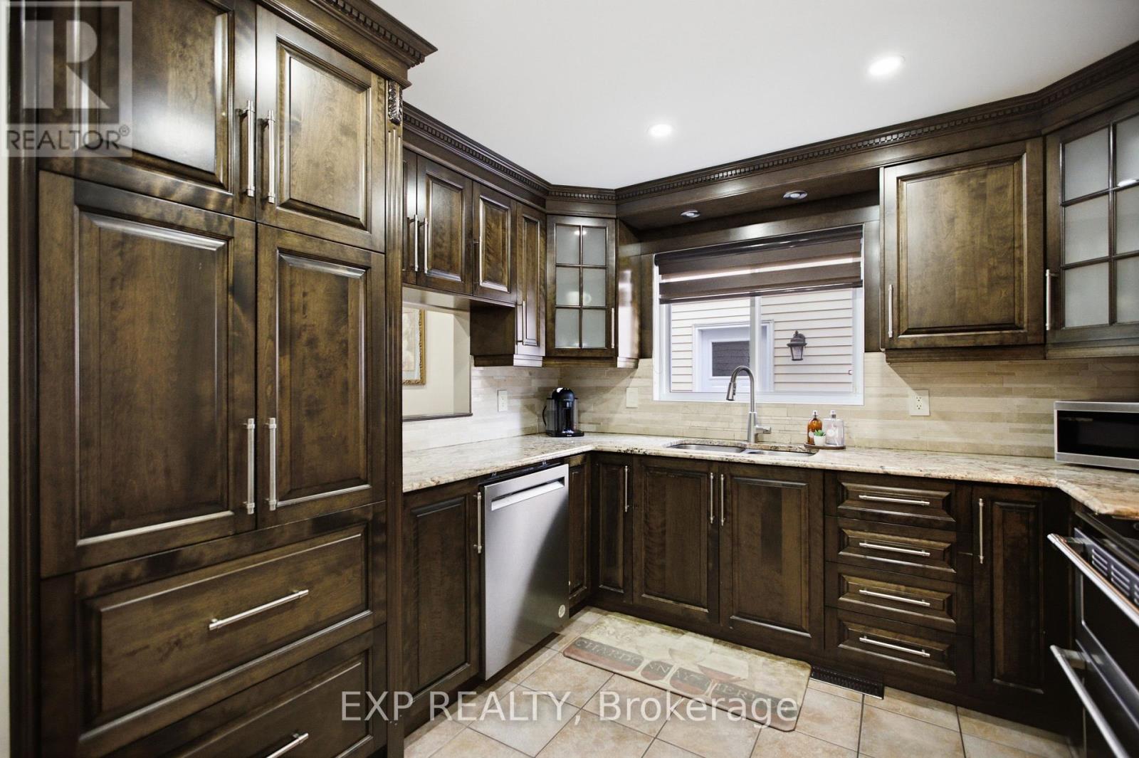 4 Bed, 4 Bath House for Sale in Ottawa – 42 VALLEY RIDGE STREET, Ottawa – MLS# X13631544 - Image 33