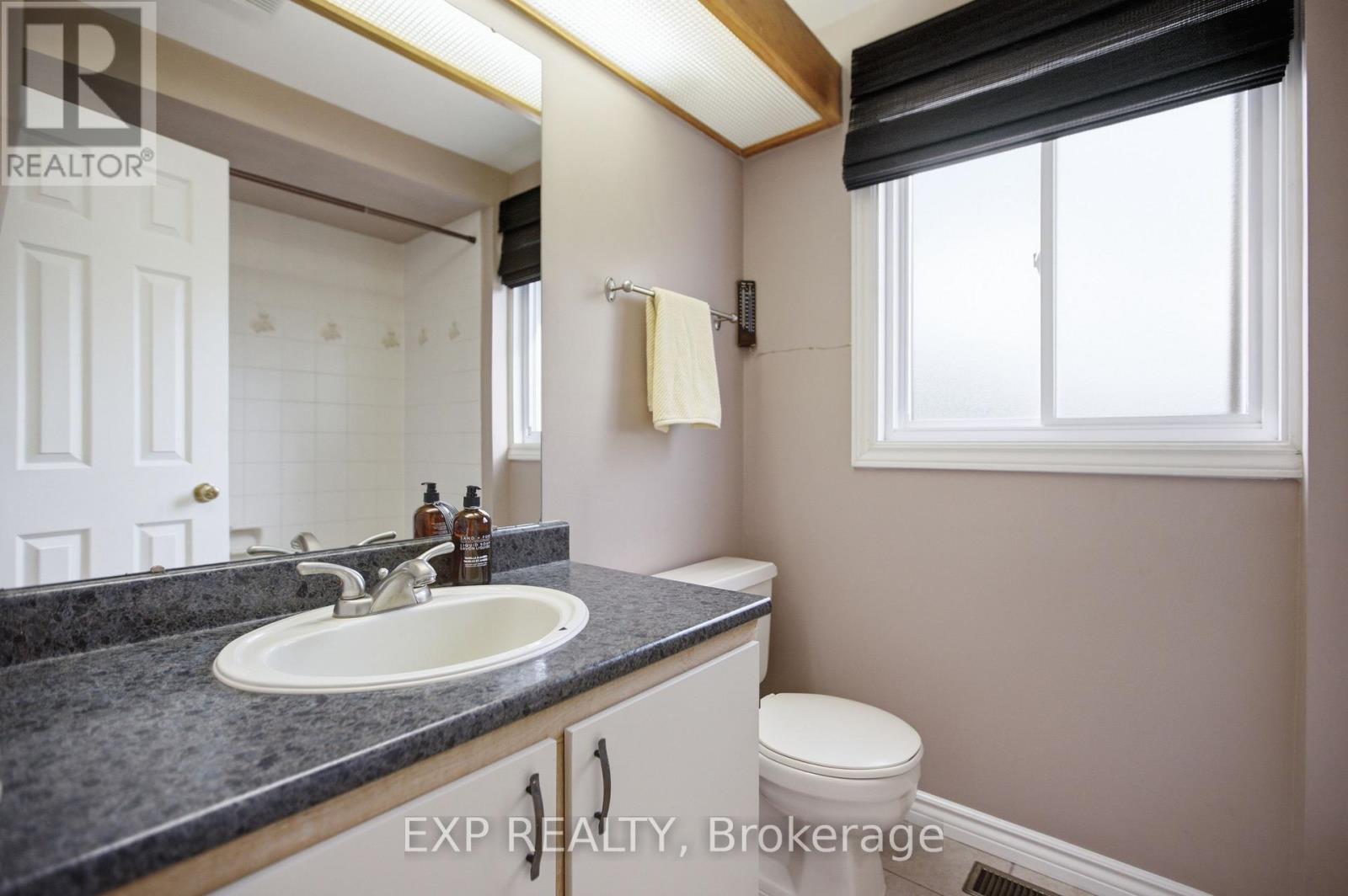 4 Bed, 4 Bath House for Sale in Ottawa – 42 VALLEY RIDGE STREET, Ottawa – MLS# X13631544 - Image 63
