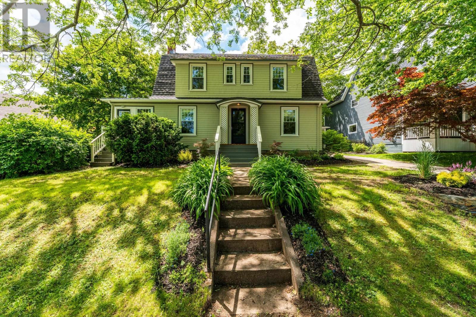 5 Warwick Street
