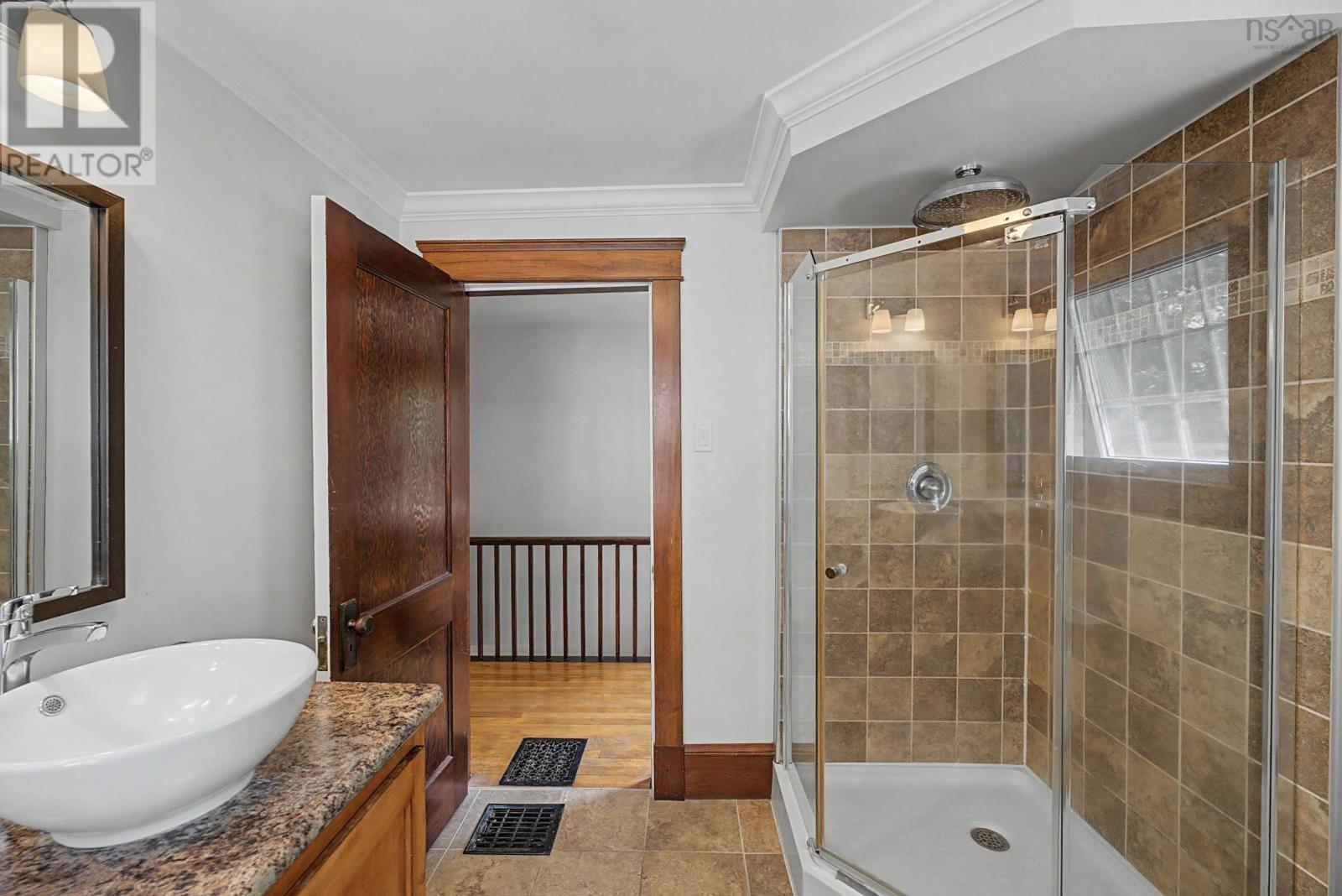 Property 30 of 39 of 5 Warwick Street
