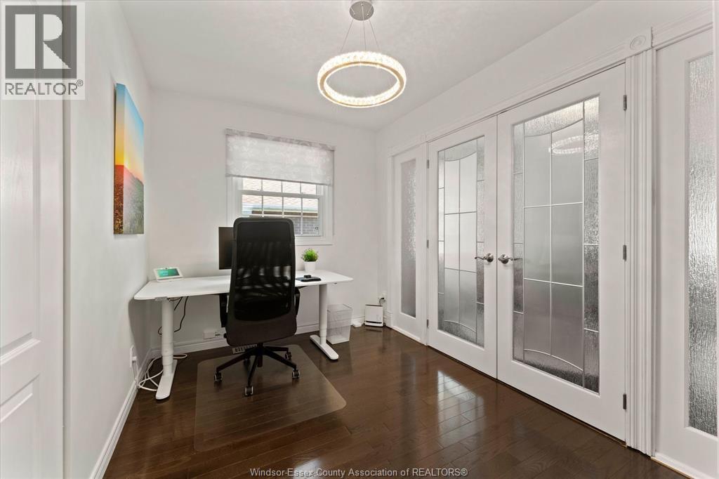 321 Betty DRIVE - 12