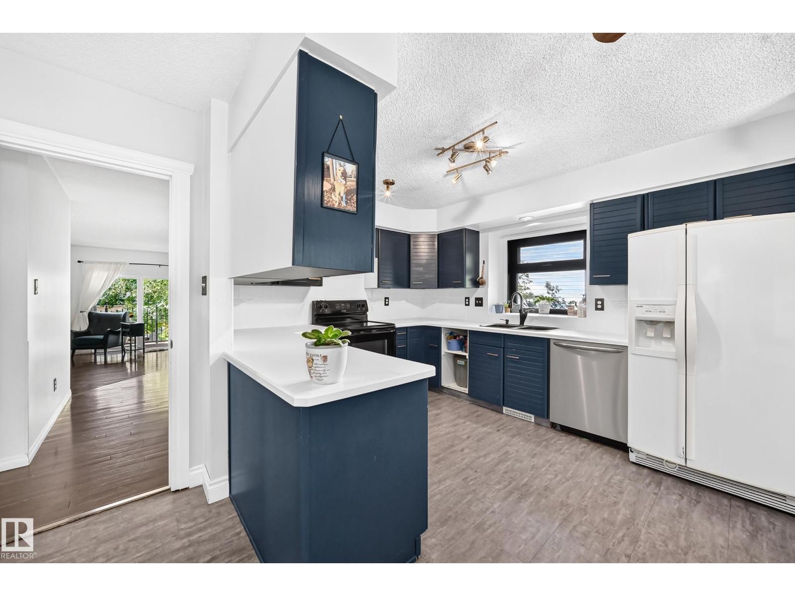 29 WINDERMERE CR - Image 3