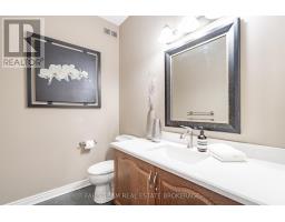 2122 Fern Glen Court, Severn, ON L3V0E8 Photo 18