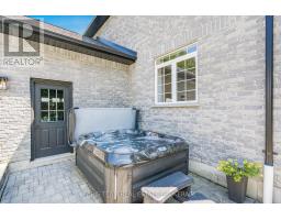 2122 Fern Glen Court, Severn, ON L3V0E8 Photo 39