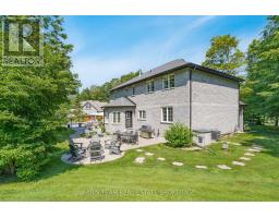 2122 Fern Glen Court, Severn, ON L3V0E8 Photo 45