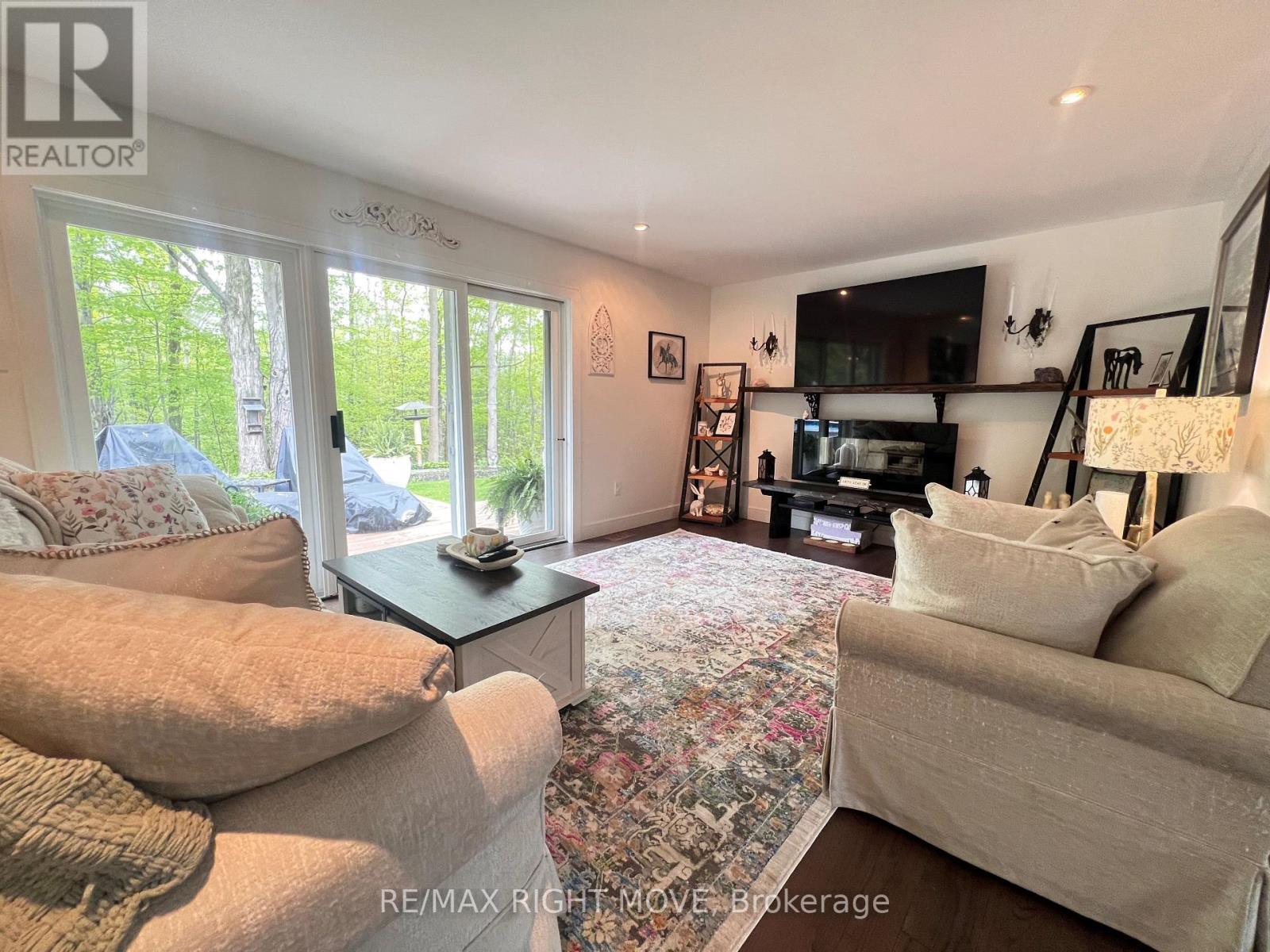 1220 BIRCHCLIFFE CRESCENT - 12