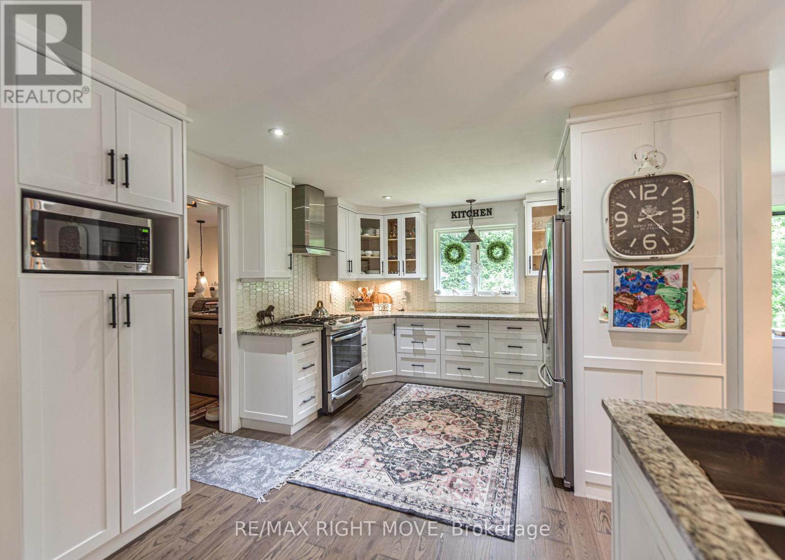 1220 BIRCHCLIFFE CRESCENT - 6