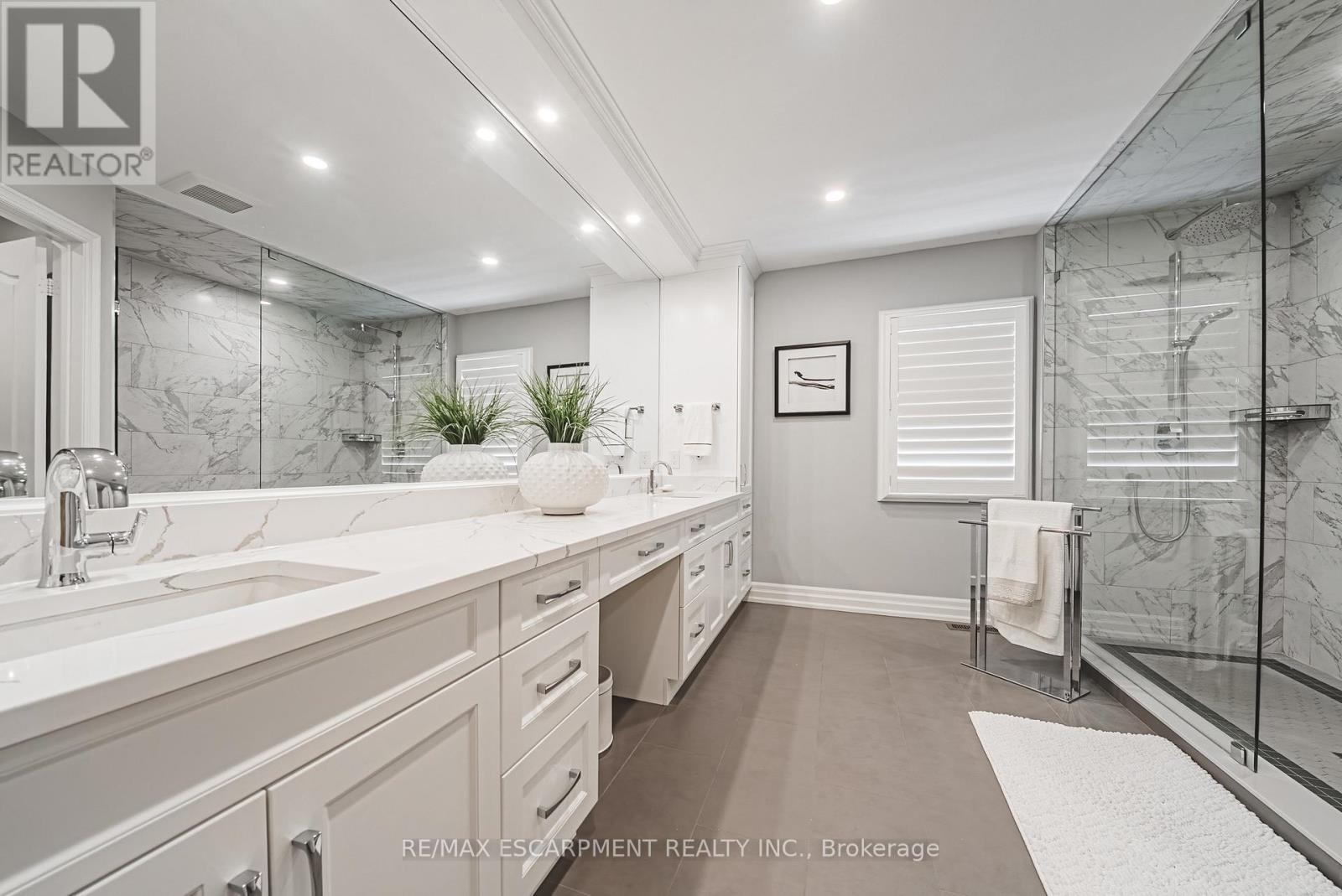 #19 4211 MILLCROFT PARK DRIVE - 23