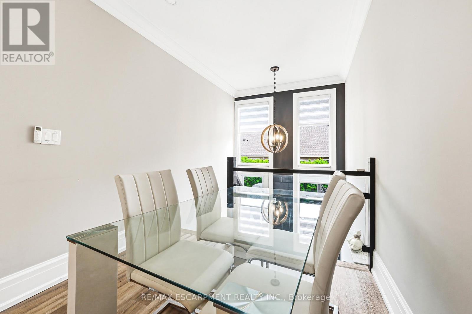 #7 4220 SARAZEN DRIVE - 21