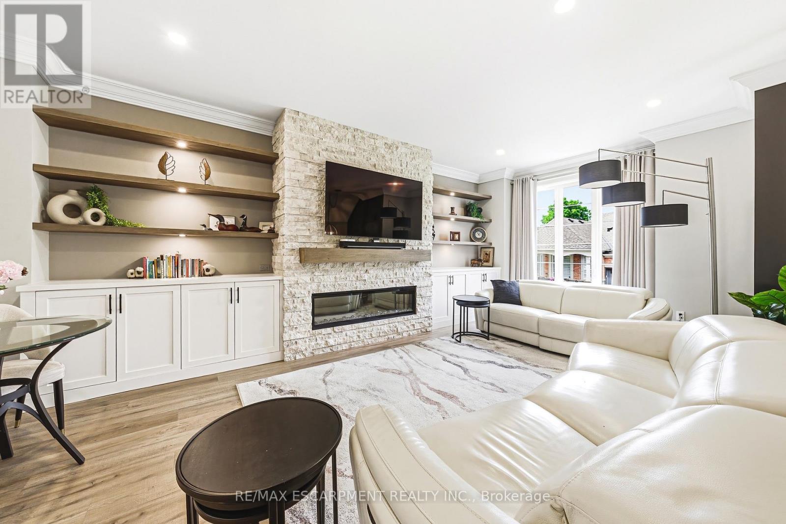 #7 4220 SARAZEN DRIVE - 4