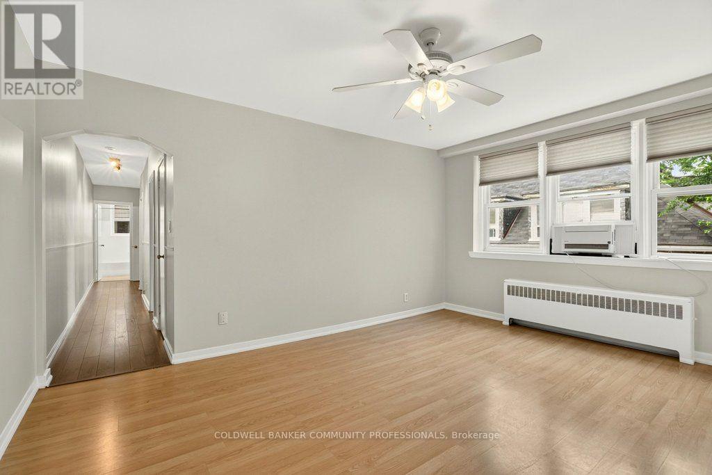 #10 4 ROBINSON STREET - 16