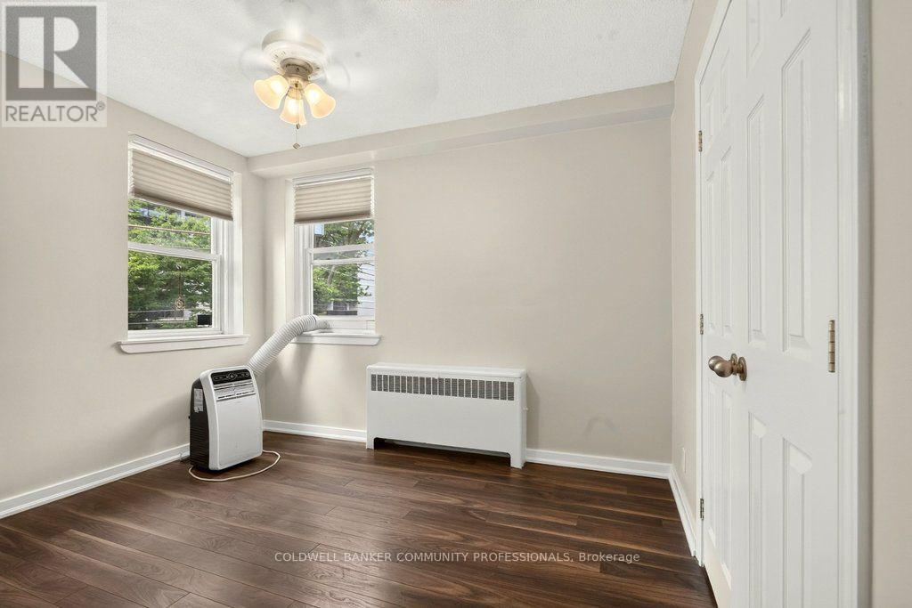 #10 4 ROBINSON STREET - 20
