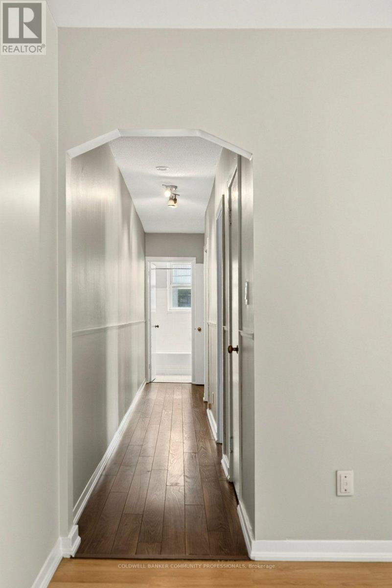 #10 4 ROBINSON STREET - 27