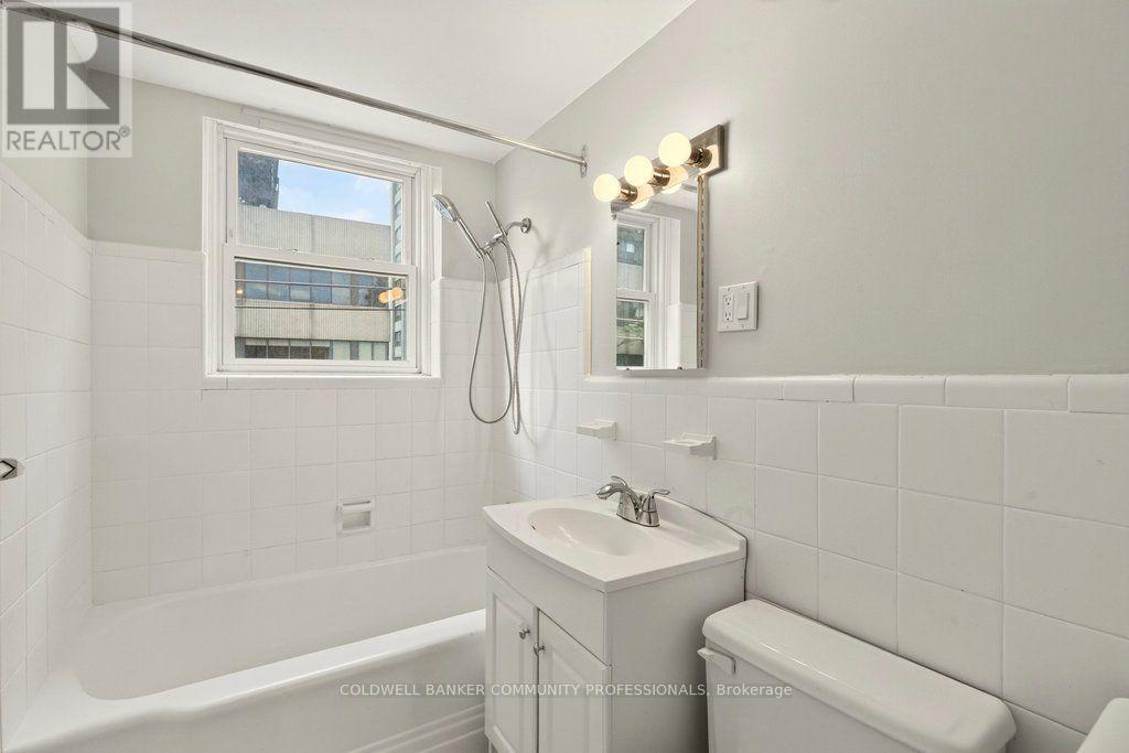 #10 4 ROBINSON STREET - 36