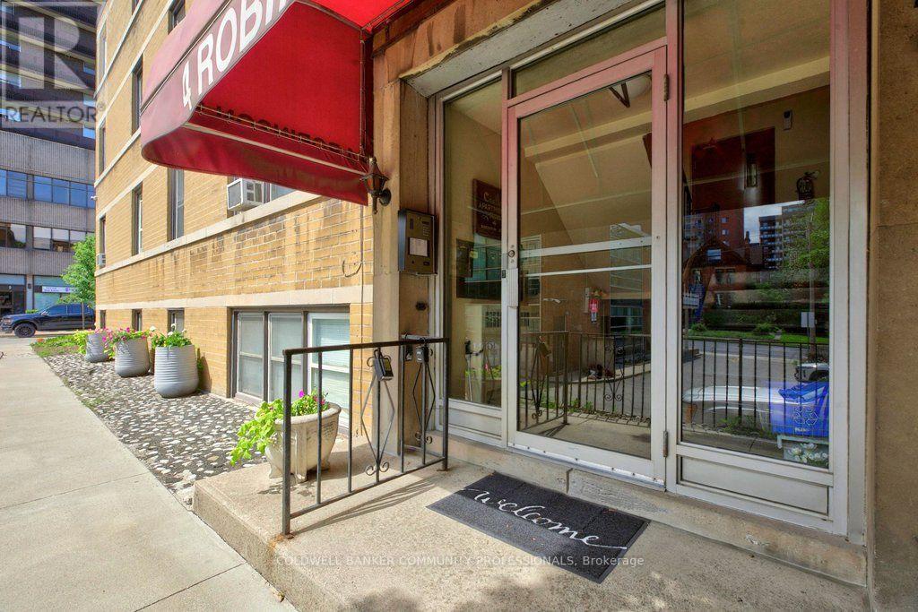 #10 4 ROBINSON STREET - 6