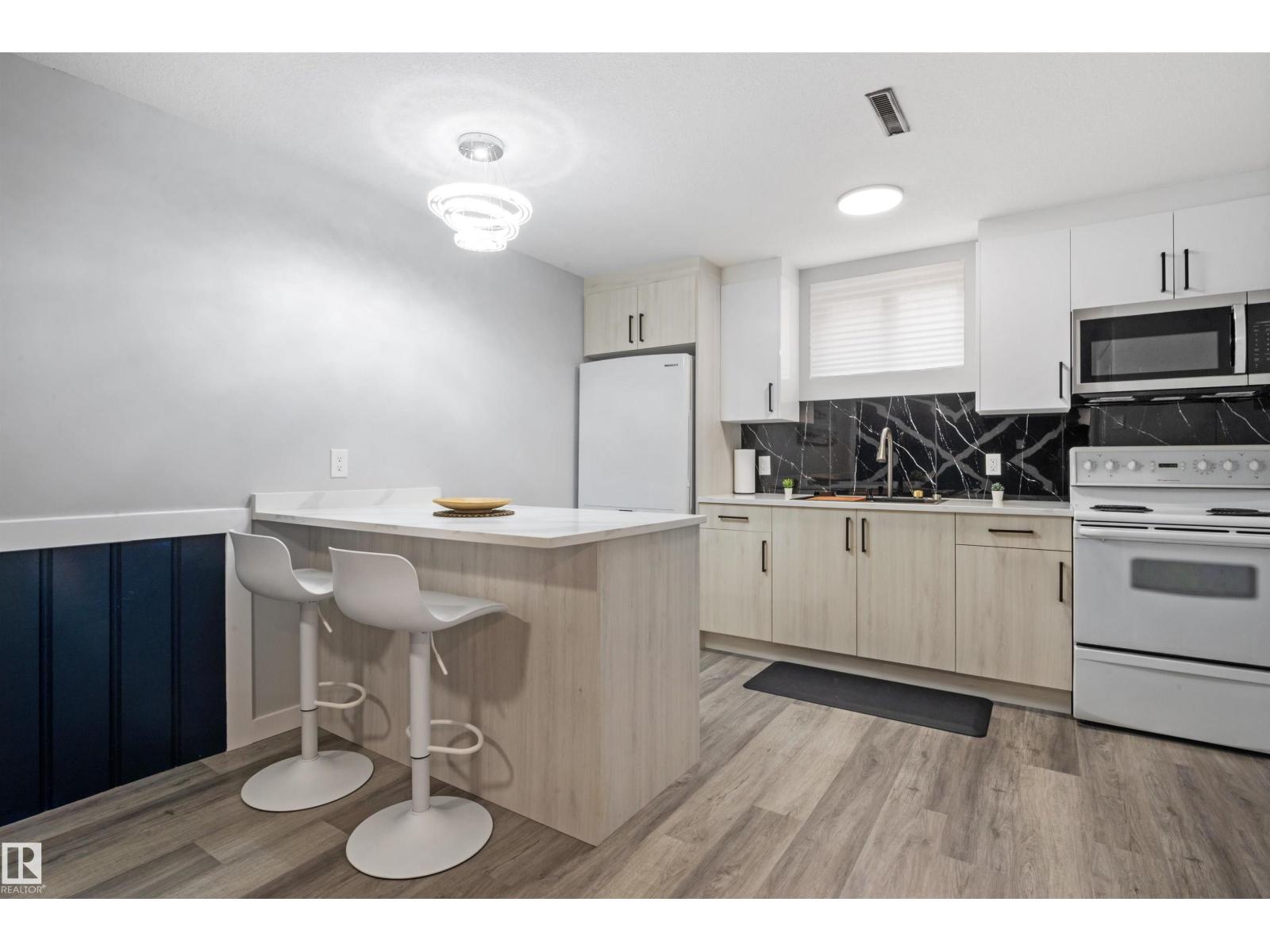 4001 113 AV NW - 29