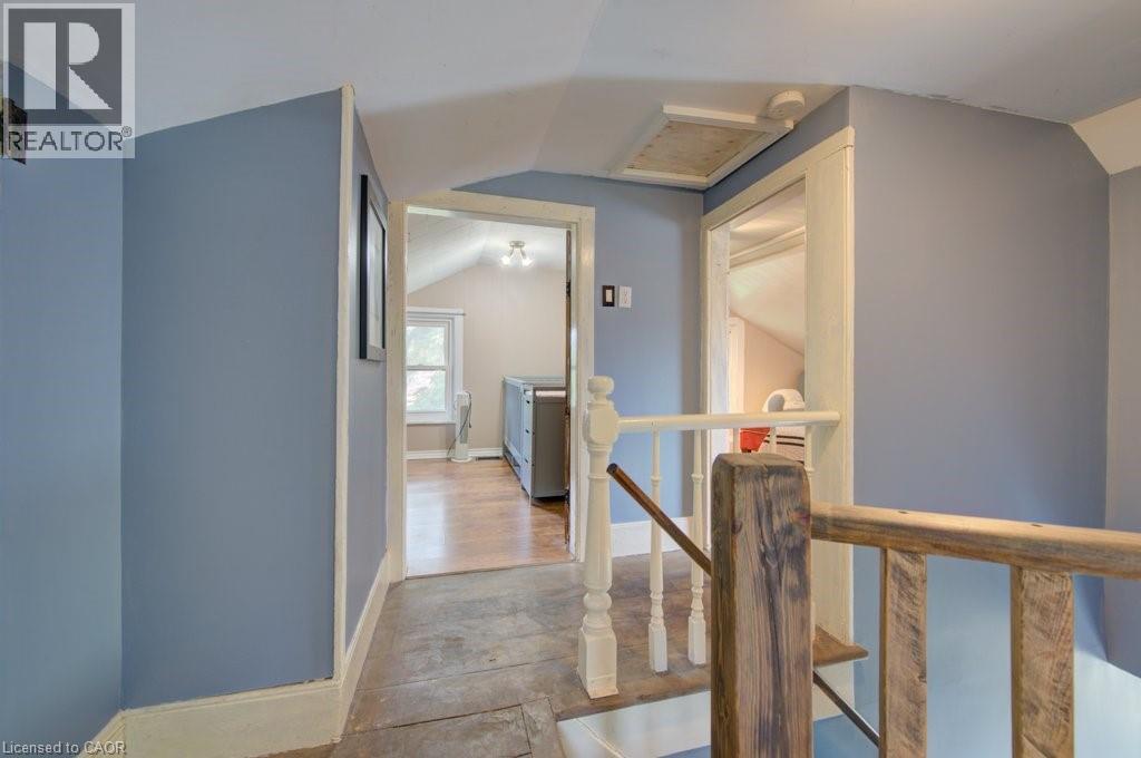 154 EVERT Street - 23