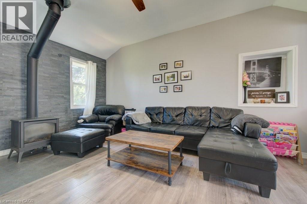 154 EVERT Street - Image 15