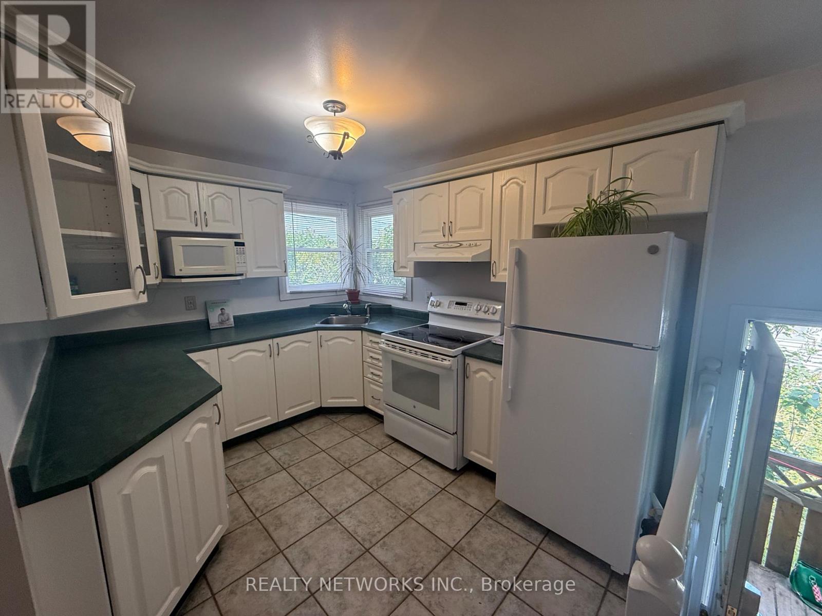 464 HART STREET - Image 7