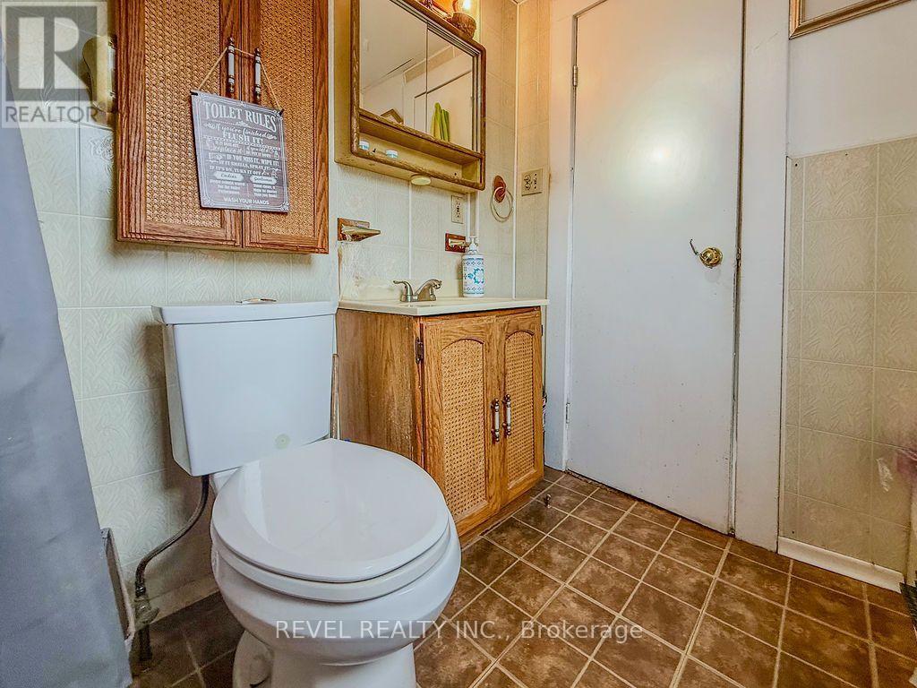 285 ELM STREET S - Image 21