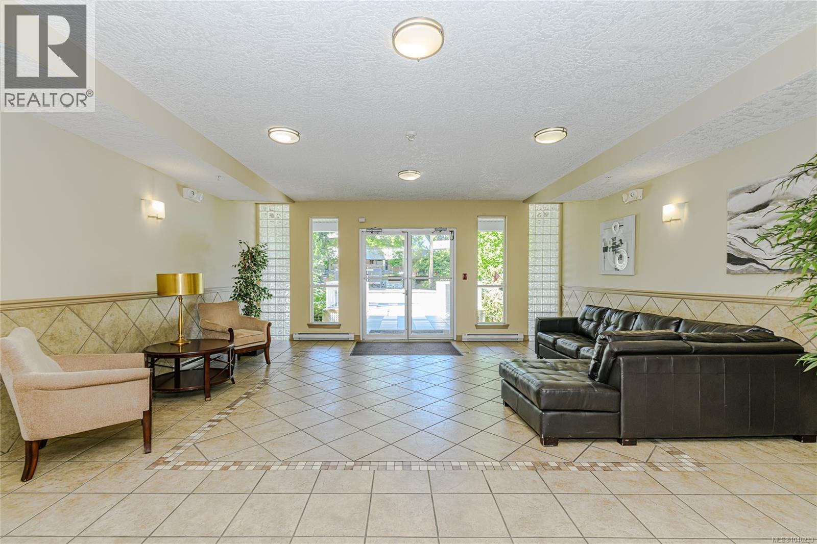 #205 3915 Carey Rd - 15