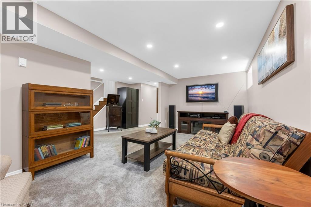 99 TUXEDO Avenue S - 32