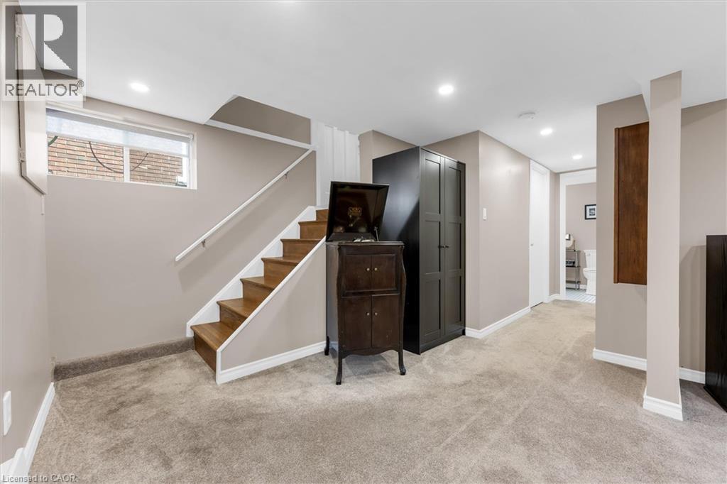 99 TUXEDO Avenue S - 33
