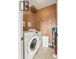 8 Pattison Street thumbnail 11