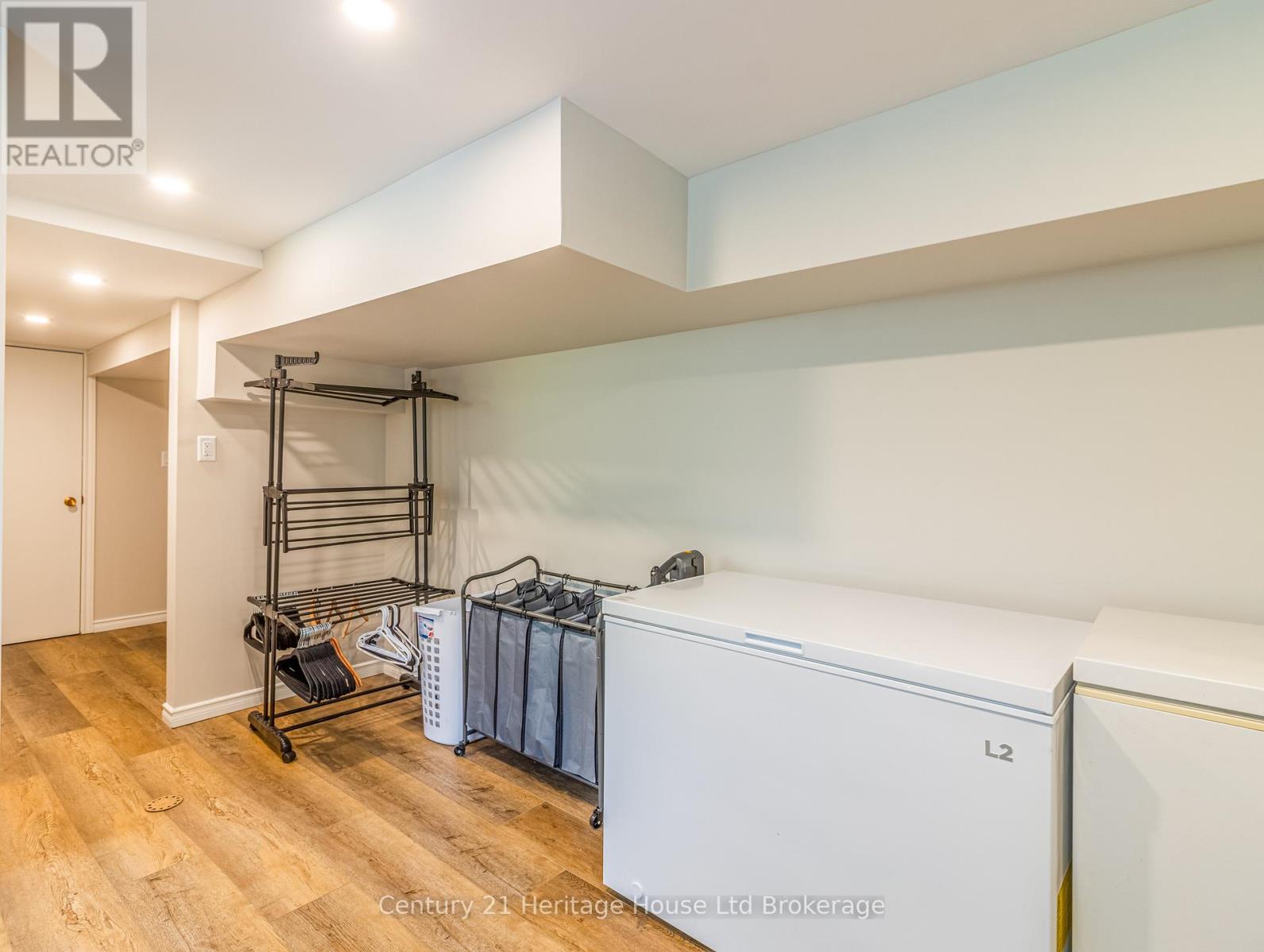 153 SPRINGBANK AVENUE N - 28