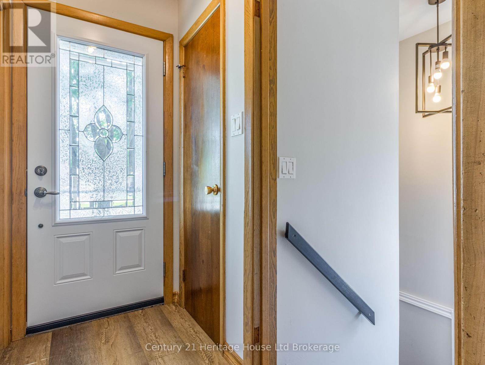 153 SPRINGBANK AVENUE N - Image 9