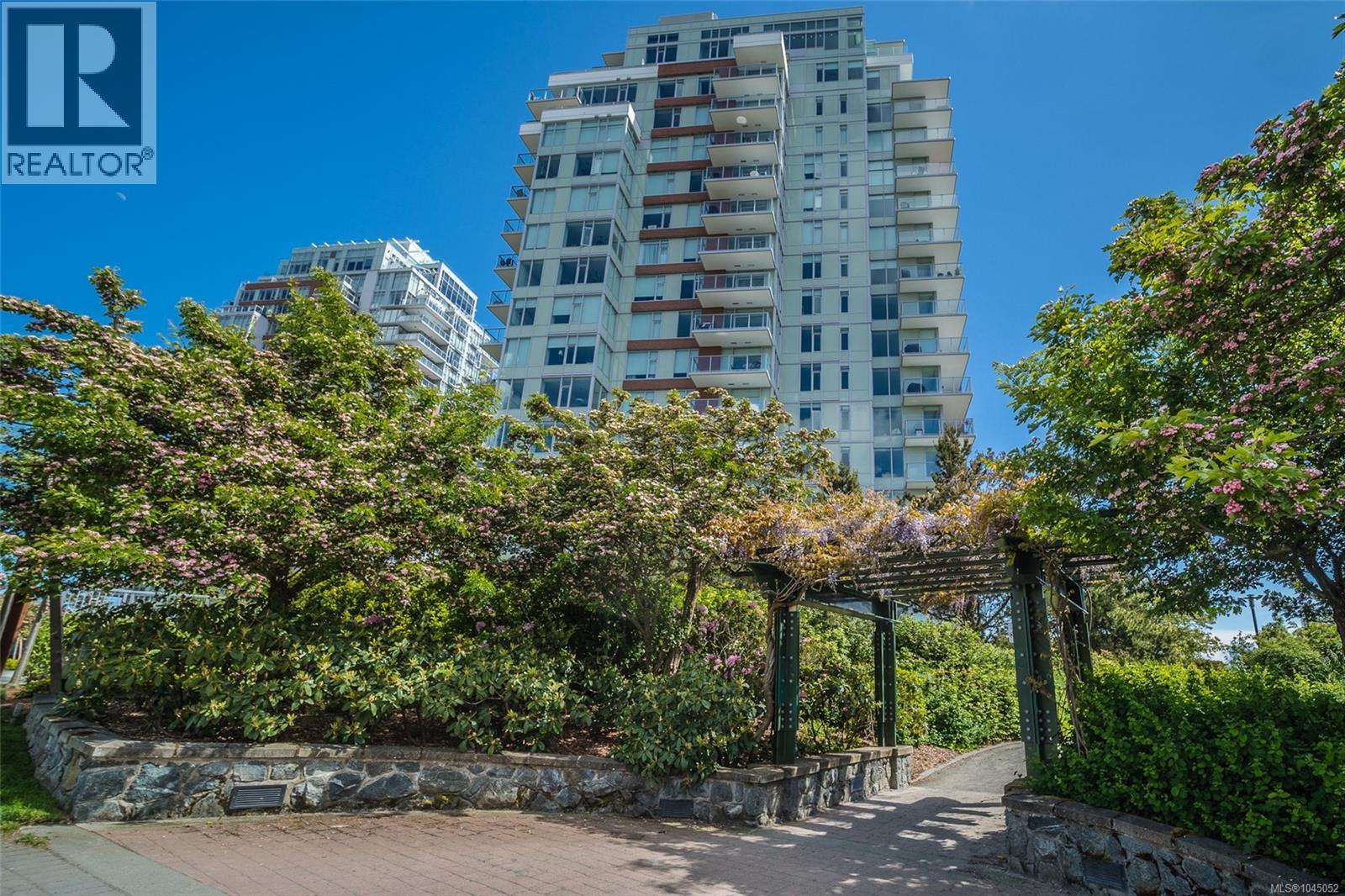 #606 60 Saghalie Rd - 32